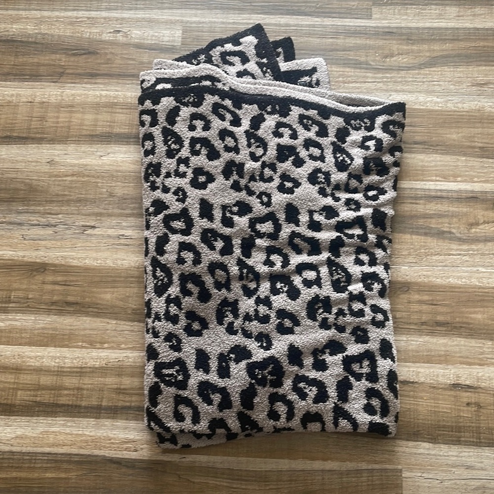 Barefoot Dreams- Black and Grey cheetah blanket